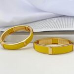Bracelete-Dourado-SemiJoia-Fita-De-Couro-Amarelo.jpeg
